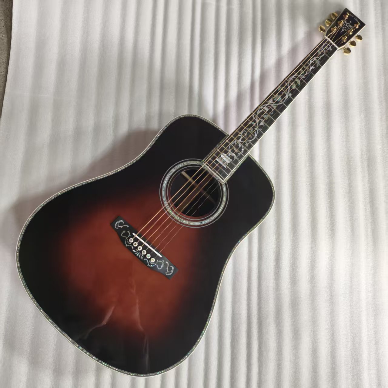 Custom Deluxe Dreadnought D-45 - đánh giá và giá Acoustic Guitar Dreadnought