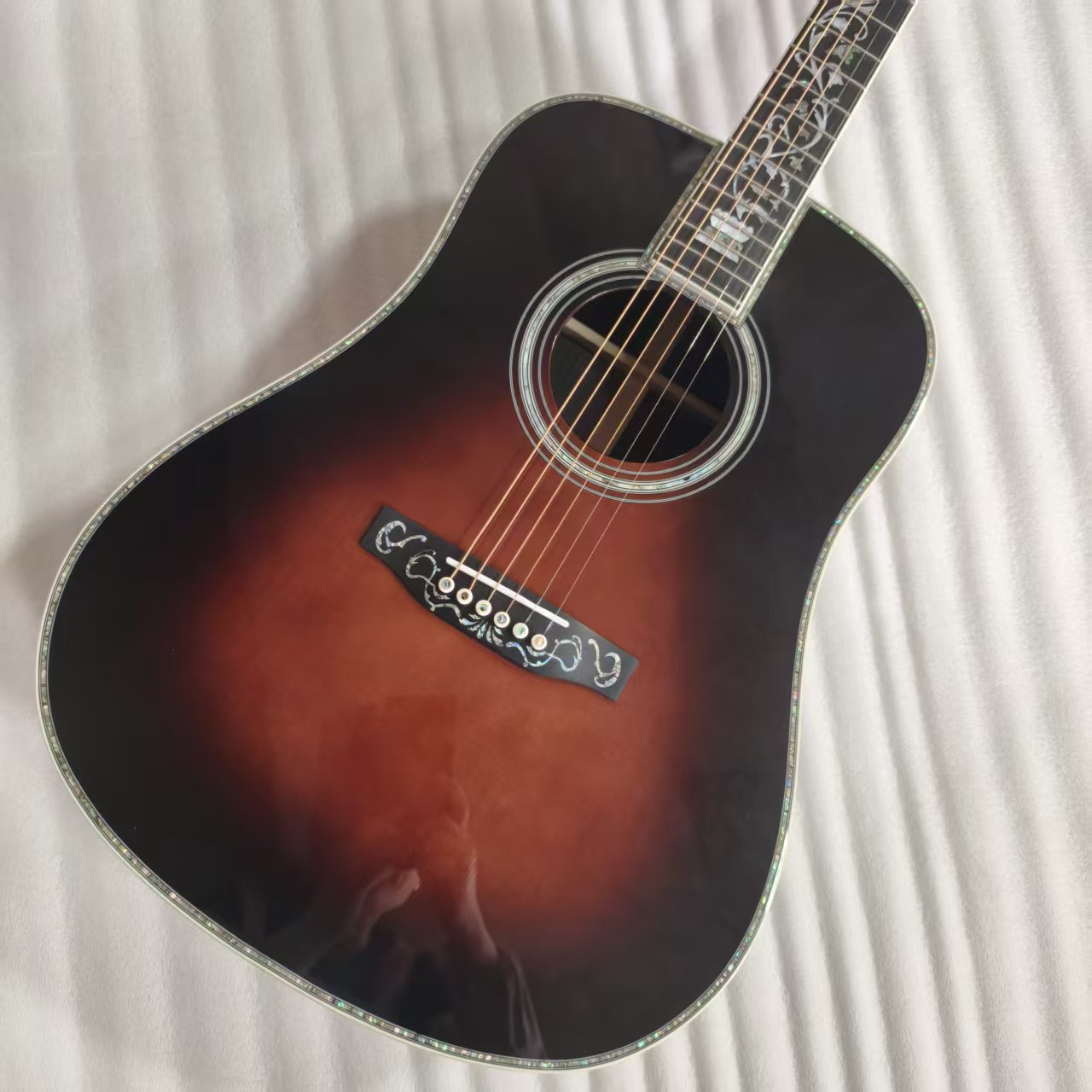 Custom Deluxe Dreadnought D-45 - đánh giá và giá Acoustic Guitar Dreadnought